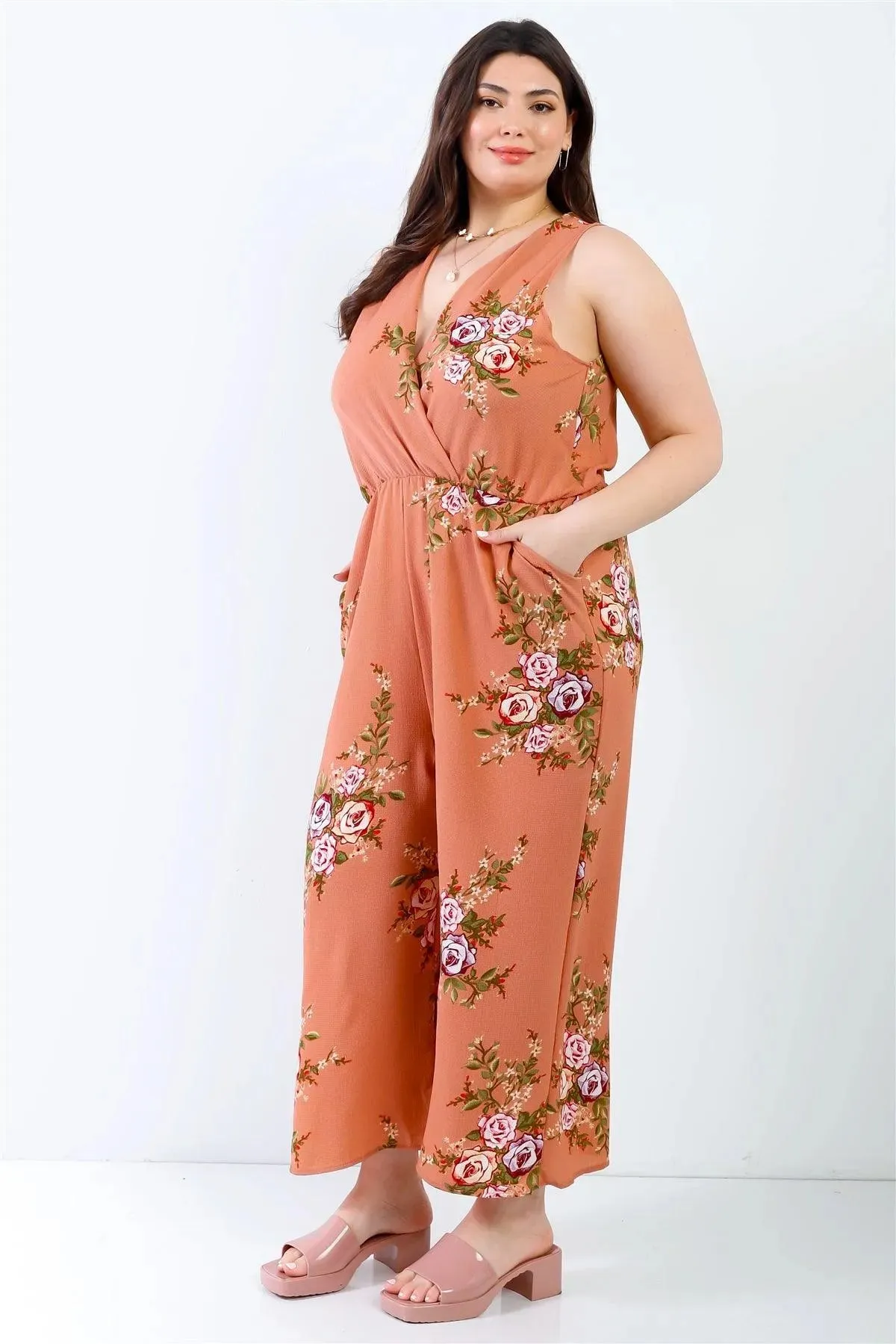 Junior Plus Caramel Flower Print Wrap V-Neck Back Self-Tie Detail Sleeveless Jumpsuit /2-4